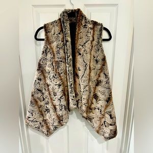 Faux fur The Limited vest